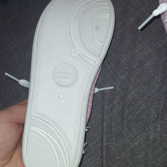 GIRLS Pink Stripe Memory Foam Sneaker Size 4 wonder nation new - Picture 6 of 6
